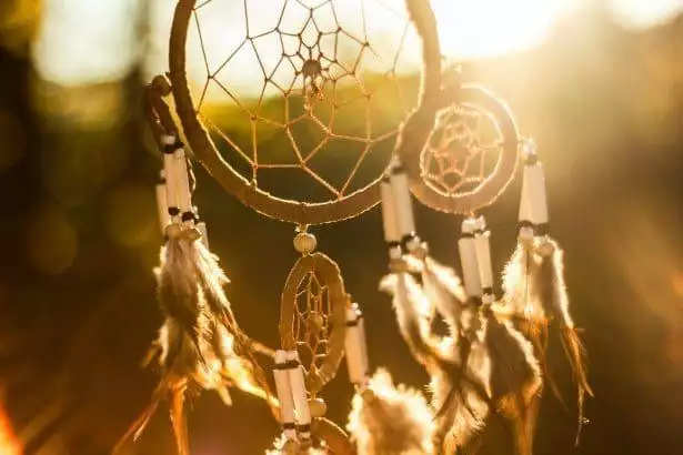 How to Make a Dreamcatcher: 7 Easy Steps 4