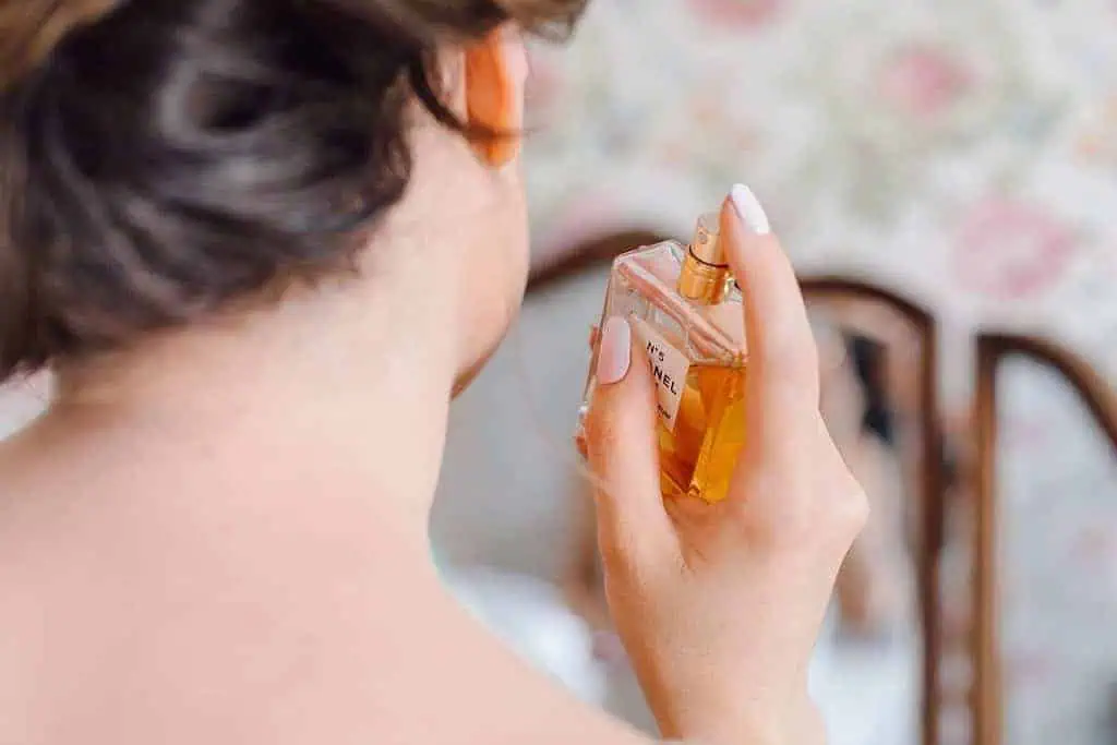 Use
how long does perfume last on skin
