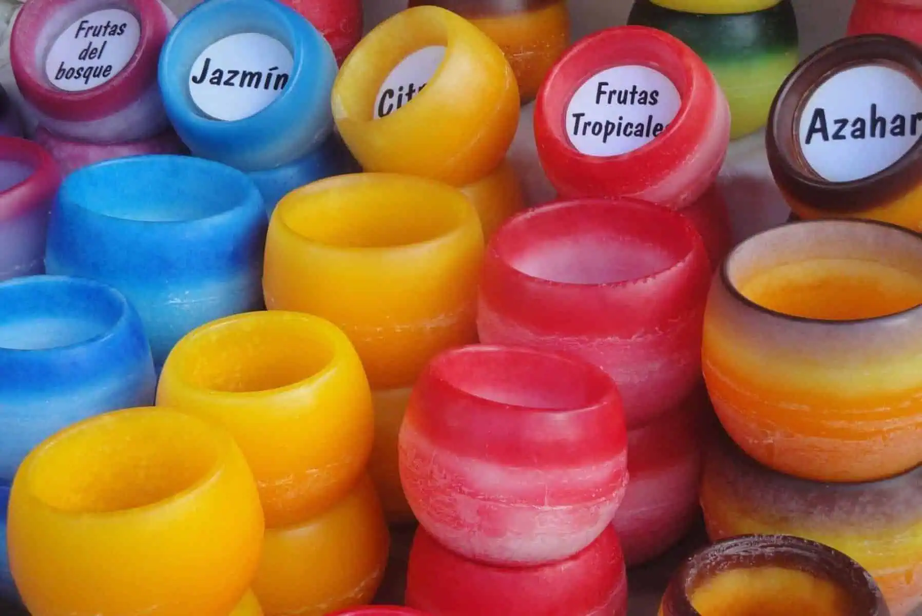 15 Cheerful Small Gifts For Friends That They Will Treasure 6 Scented Candles