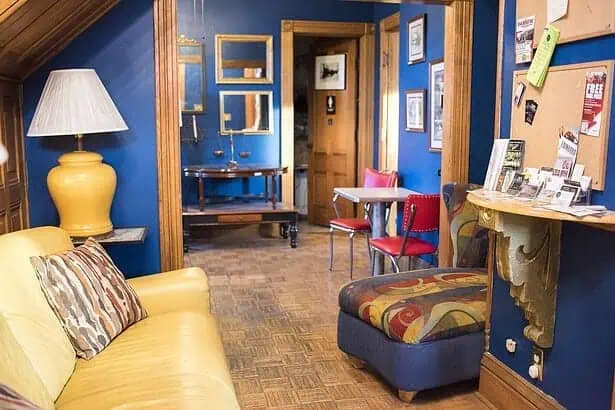 modern teenage guy room