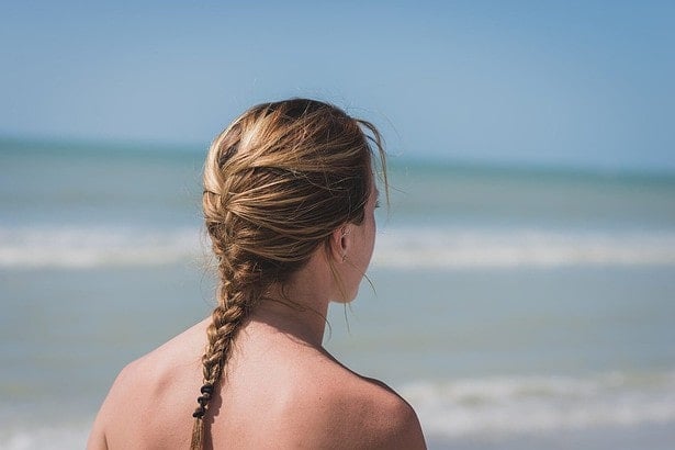 How to French Braid Your Own Hair: 7 Easy Steps 2
