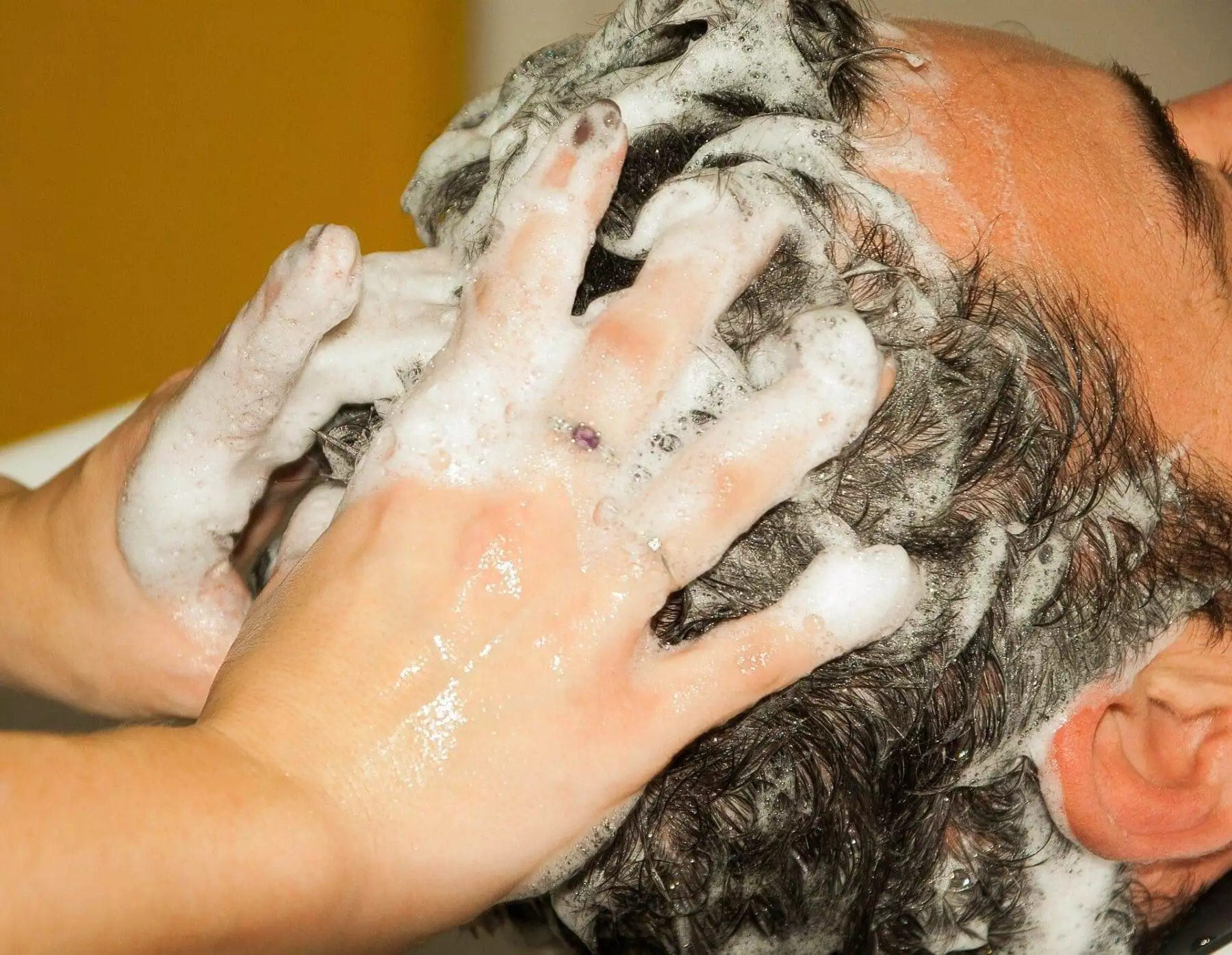 What is Shower Gel? Top 9 Benefits 3