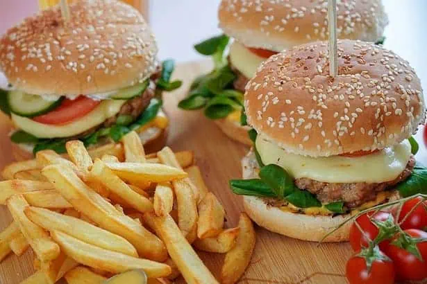 what was the first fast food restaurant