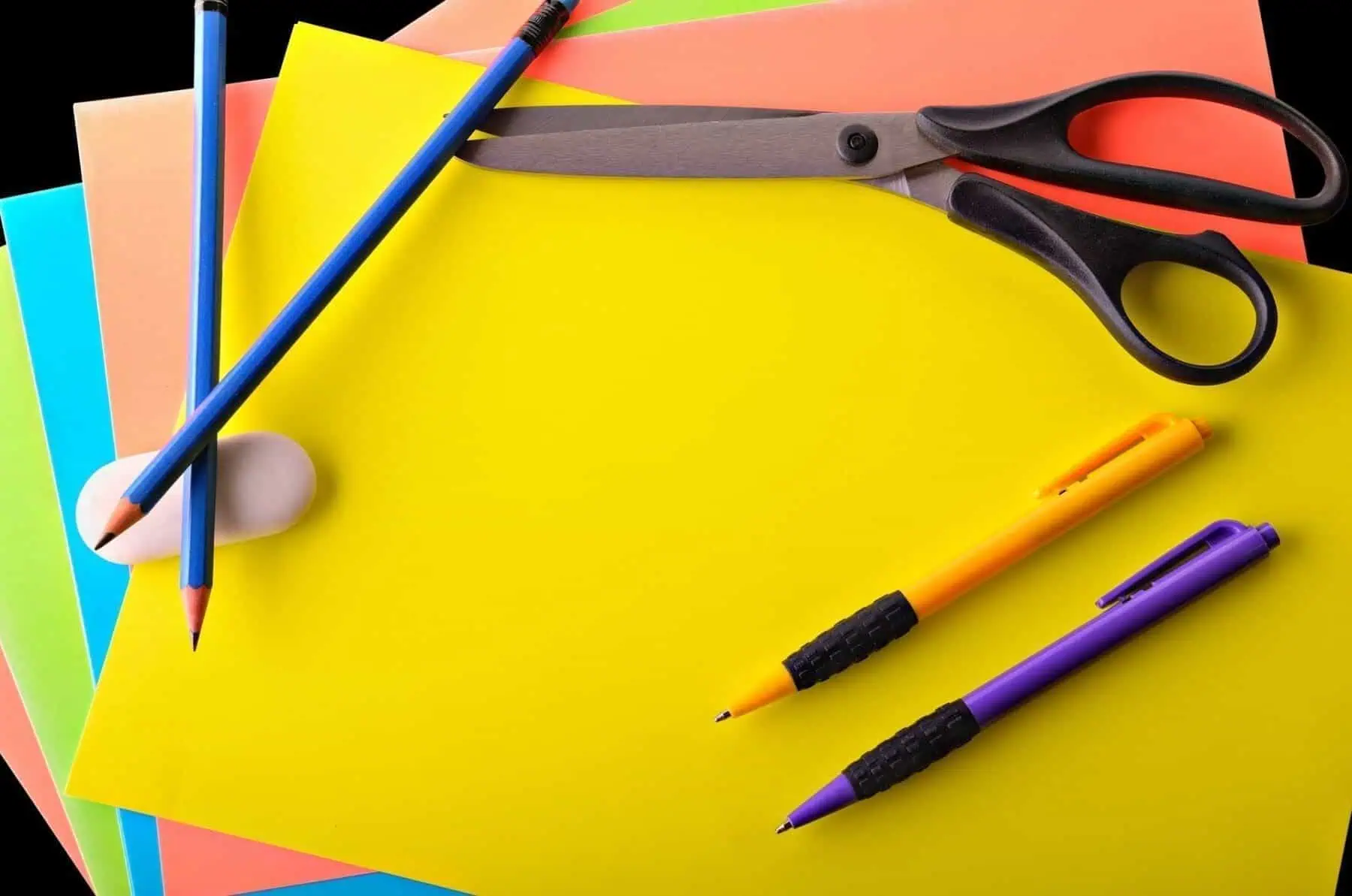How to Wrap a Gift Beautifully in 10 Easy Steps 3 Craft Kit