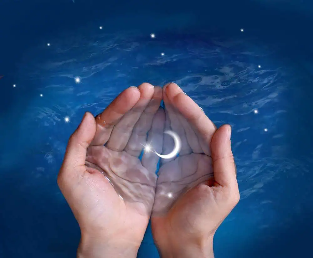 How To Make Moon Water - A Complete Guide With 7 Best Uses 6 moon water