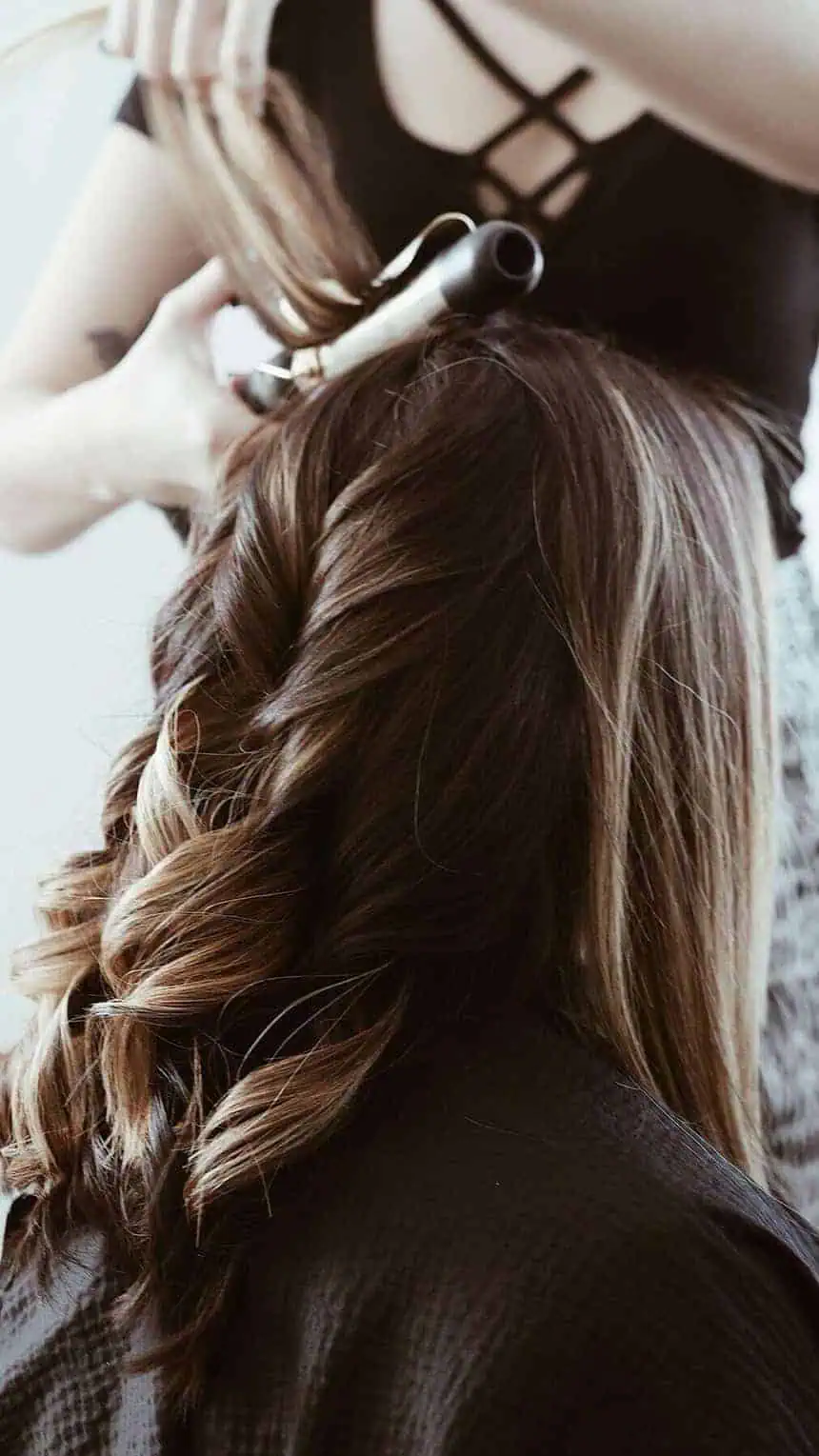 how to highlight hair at home?