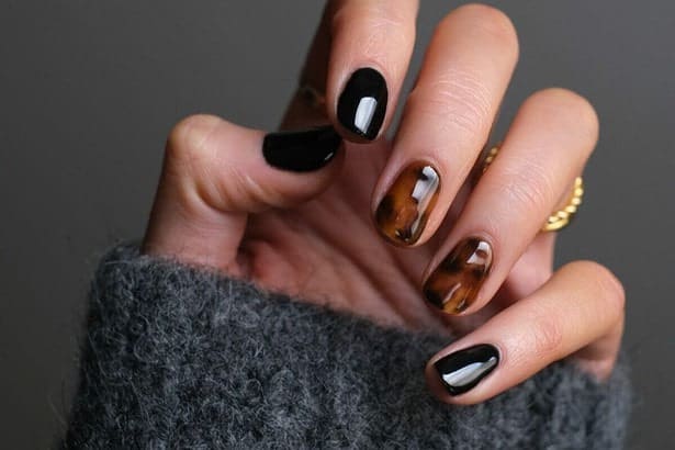 How to do your own acylic nails