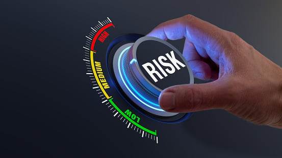 Better Investment Plan Choices: Maximising Returns with Low Risk 1
