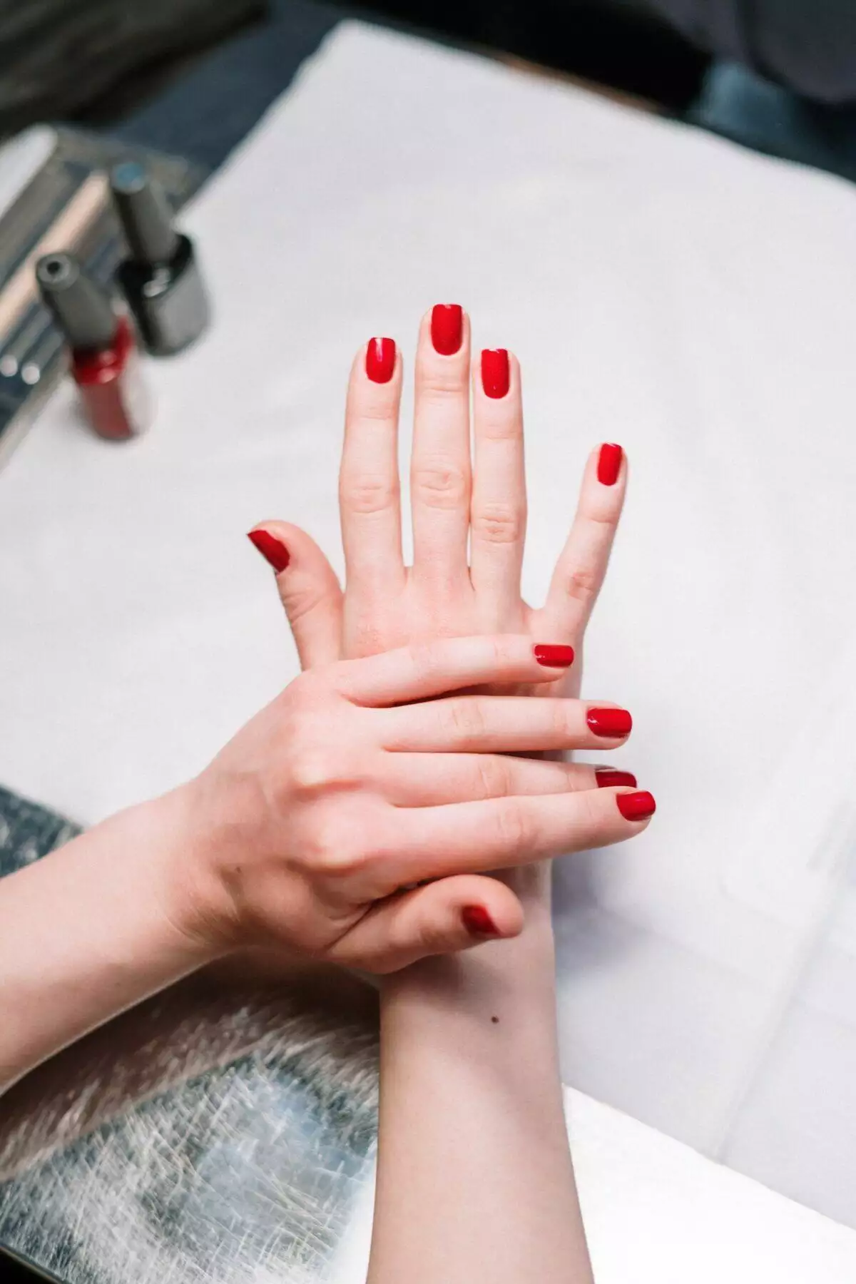 How to do gel nails?