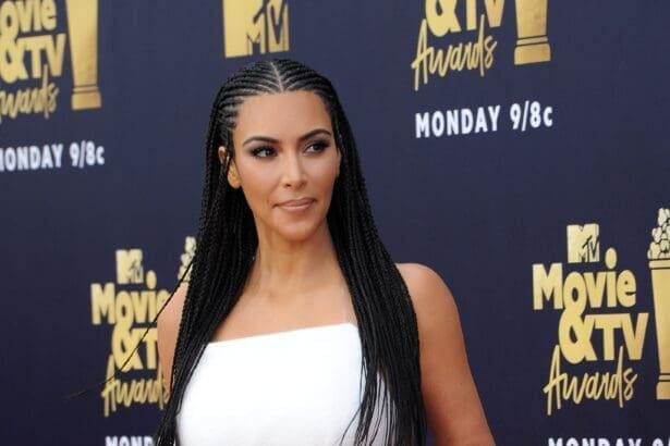 Kim Kardashian Tweets to Help Mothers in Prison