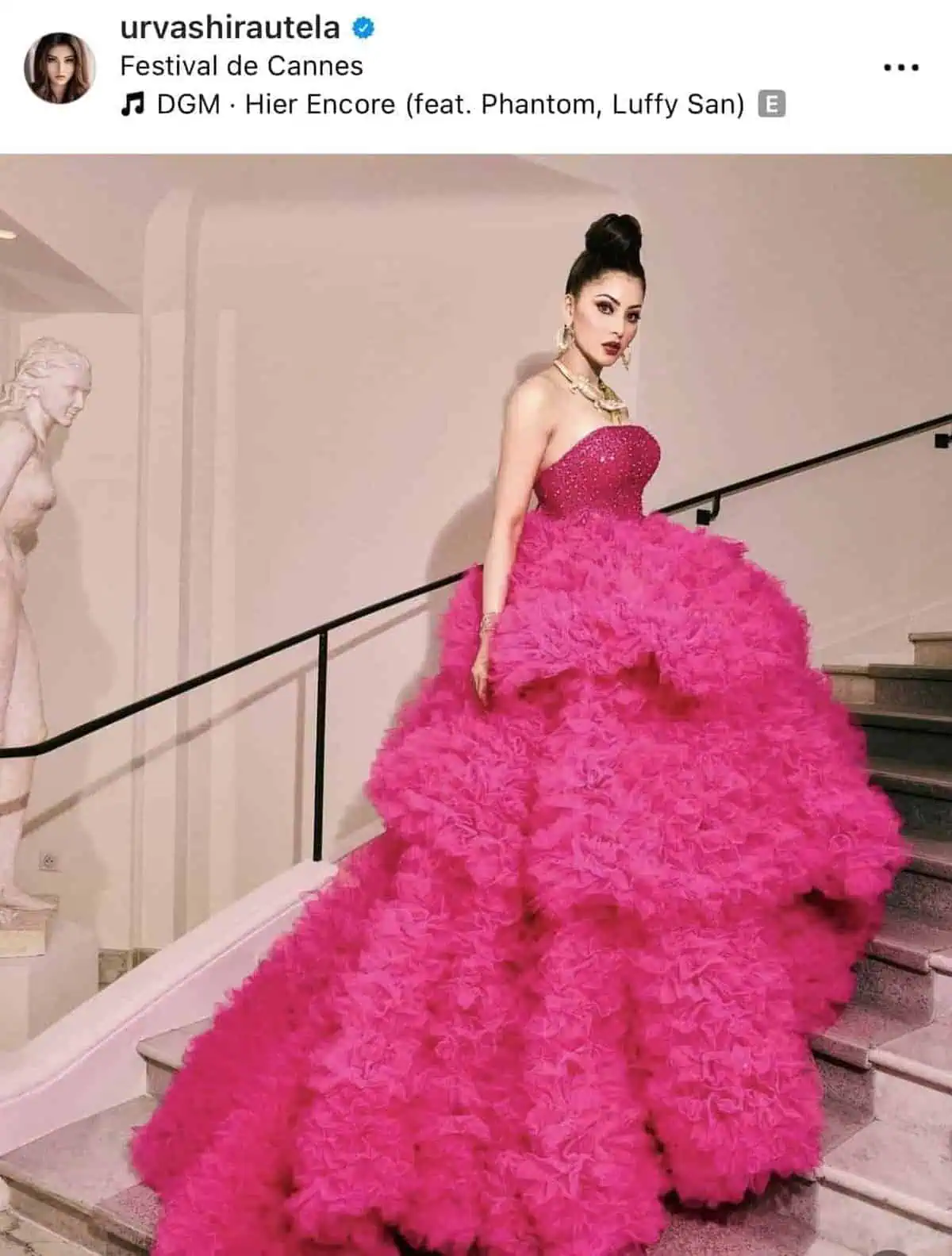 Urvashi Rautela’s Stunning Red Carpet Looks at Cannes 2023! 2 Urvashi Rautela