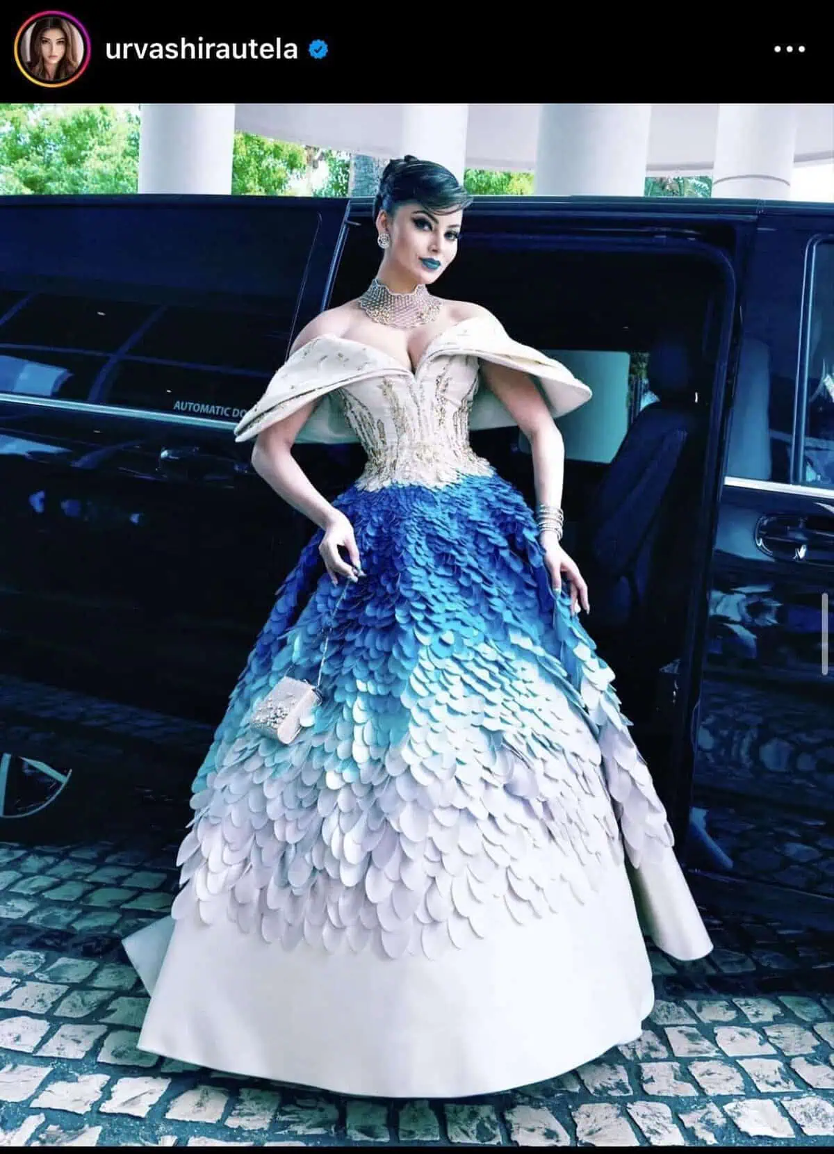 Urvashi Rautela’s Stunning Red Carpet Looks at Cannes 2023! 4 Urvashi Rautela