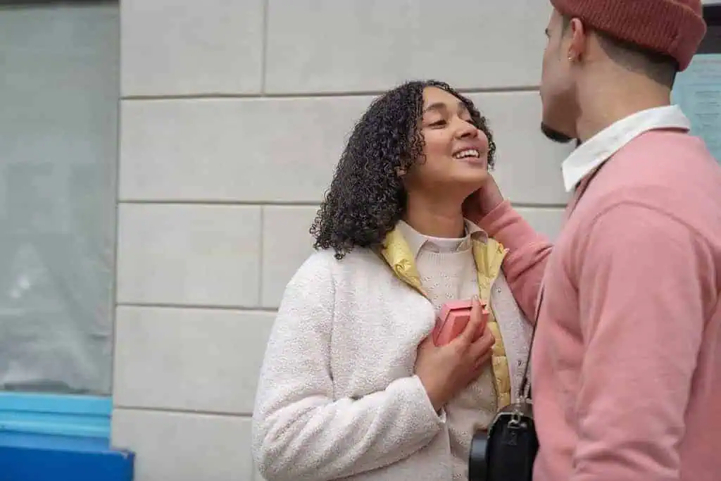 how to make girlfriend blush 