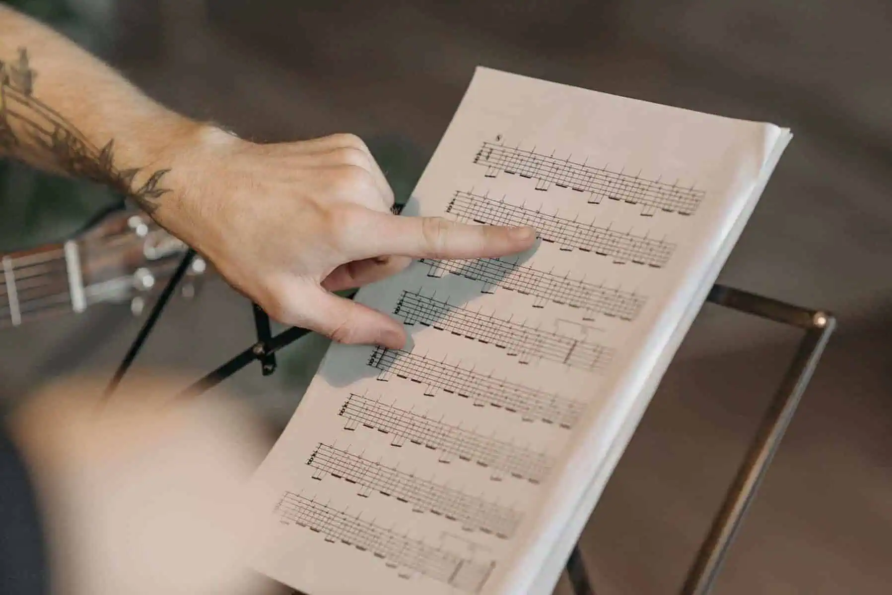 How to read guitar tabs