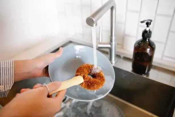 kitchen sink water