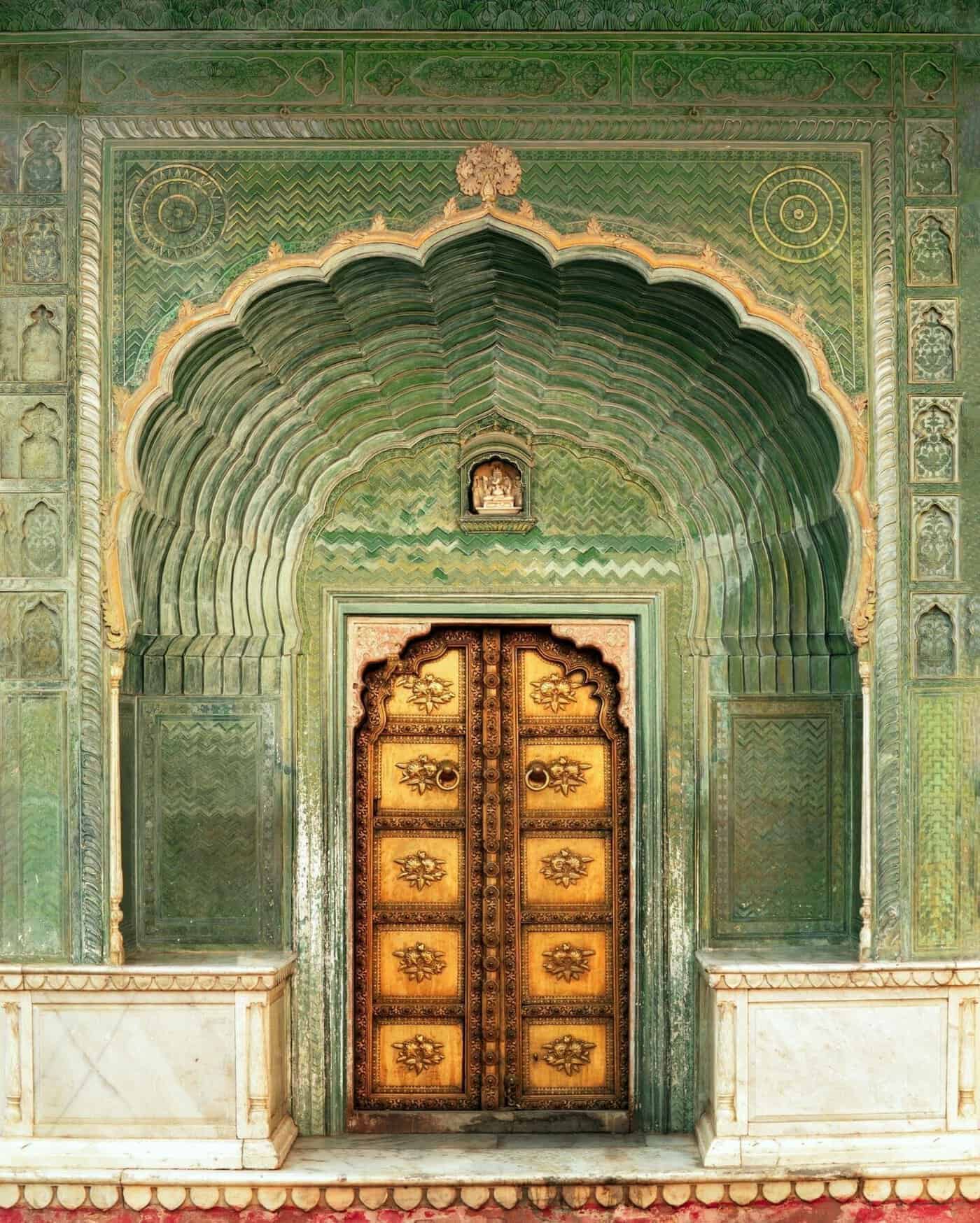 Book Review of The Palace of Illusions
