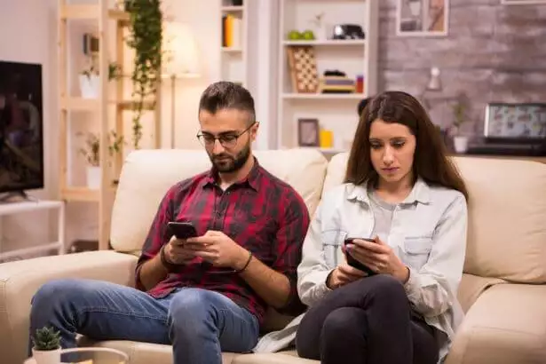 what to talk about with your boyfriend over text