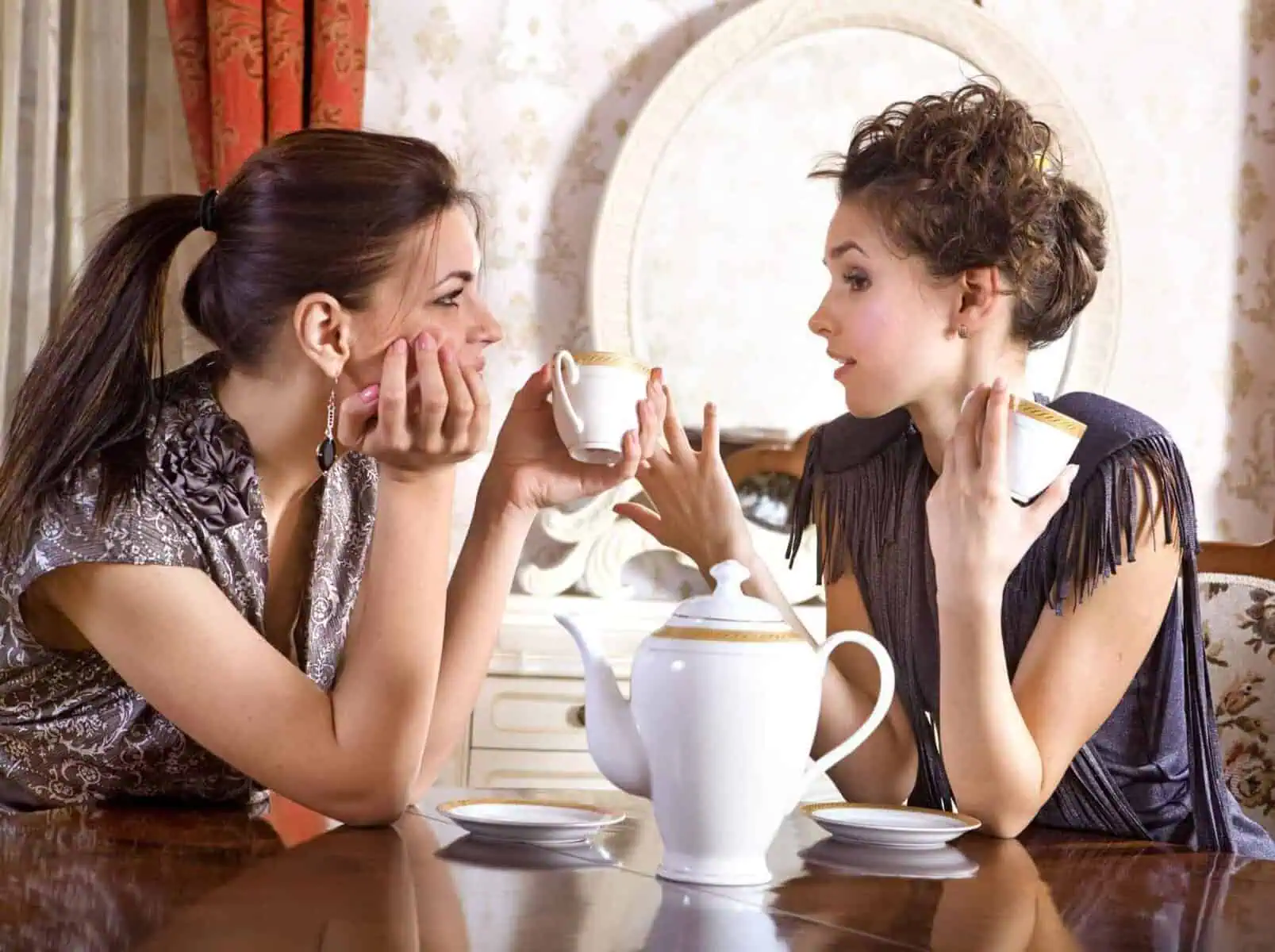 How to Become a Socialite