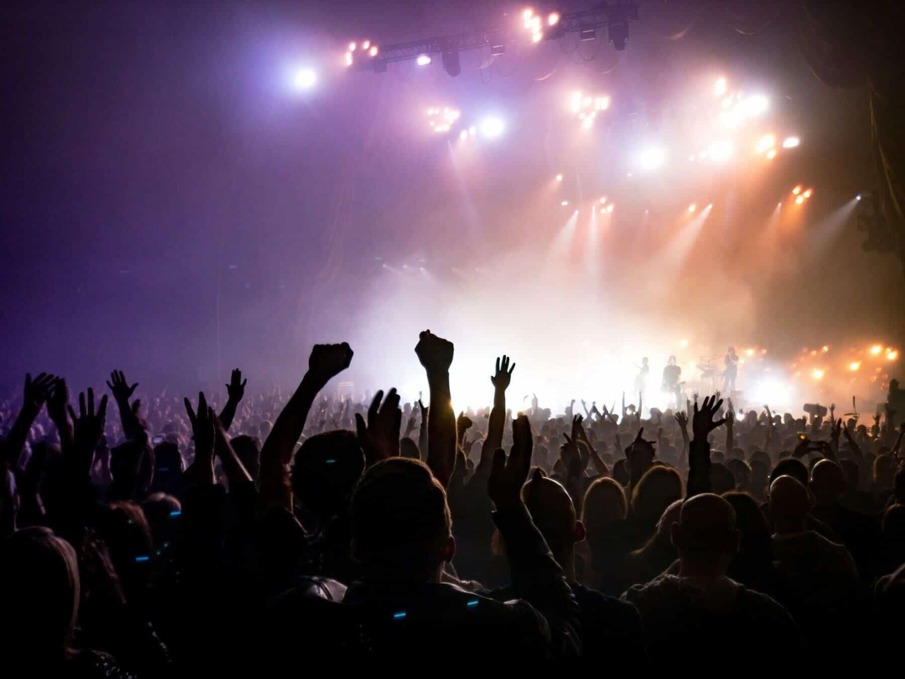 Get Set for the Enrique Iglesias Concert Touring the USA!