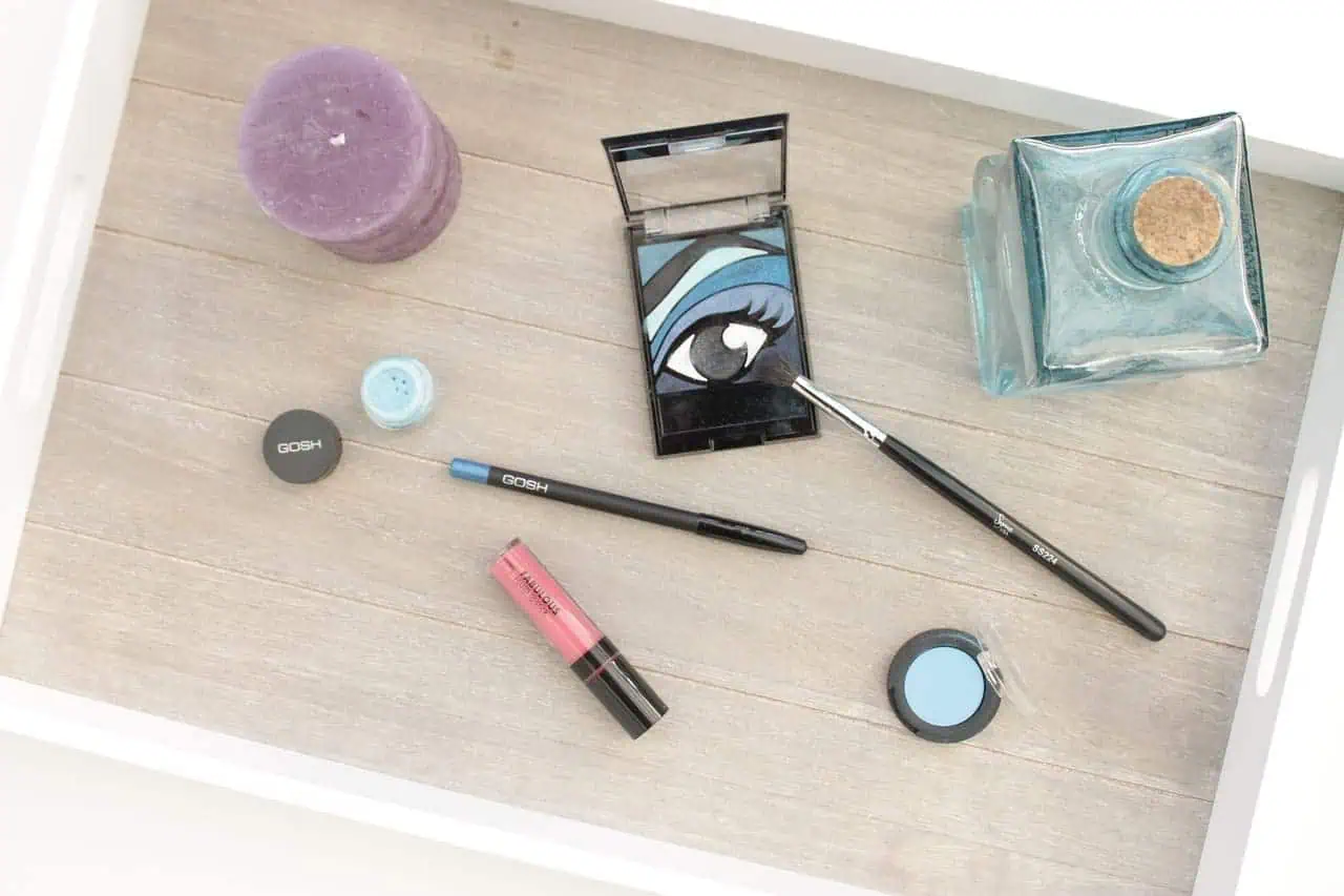 10 Most Beautiful Eye Shadow Colors for Blue Eyes 14 Makeup