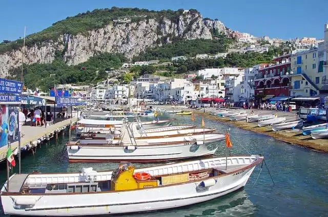 The Grotta Azzurra in Italy: 6 Fascinating Things to Know 7 Boat Tours