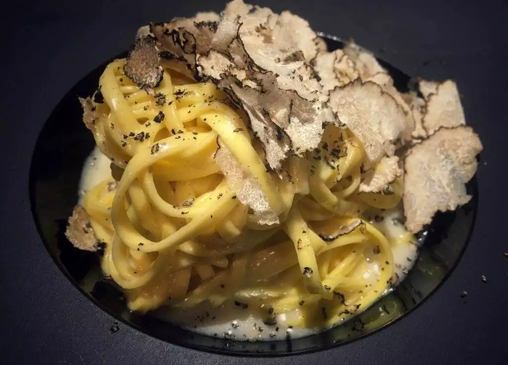 What do truffles taste like