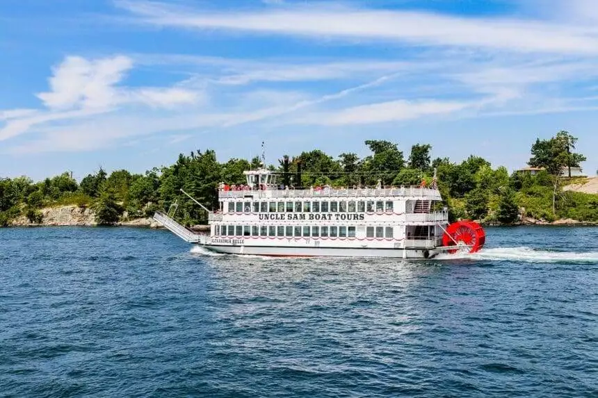 NYC Sunset Yacht Party with DJs and Cocktails Every Weekend!