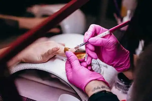 The Warm Soak Method: Effortlessly Removing Acrylic Nails with Hot Water 4