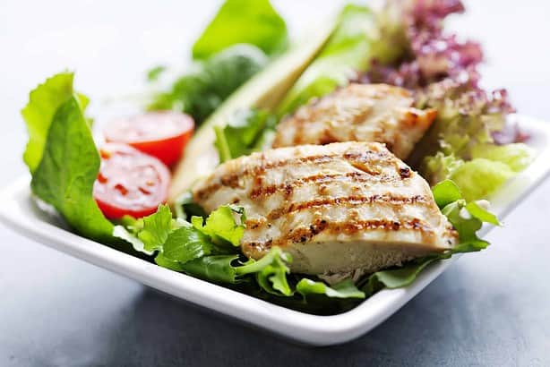 What to eat with chicken salad