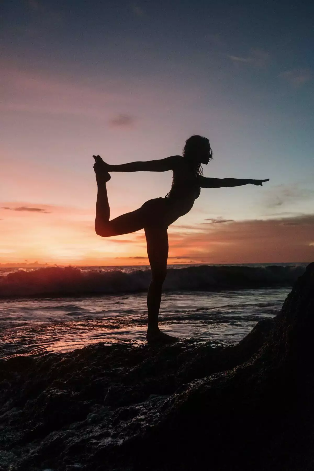 How to do a dolphin pose in yoga?