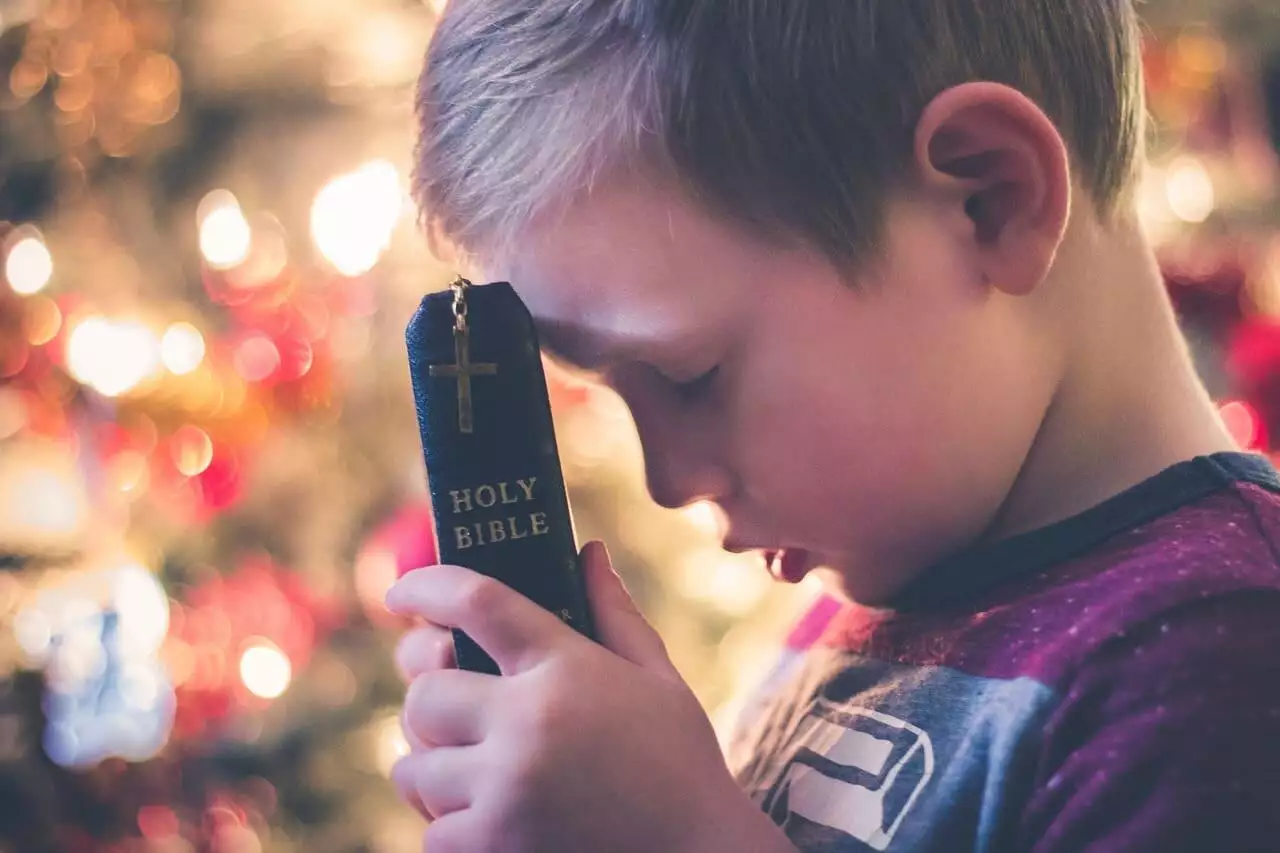 What The Bible Says about Christmas? Understanding Christmas Through Scripture 4 Holy bible