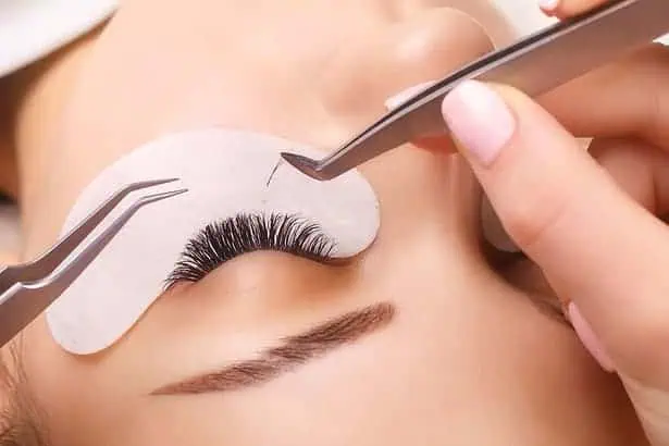 Now Get Mesmerizing Dark Eyelashes with Lash Tinting 10