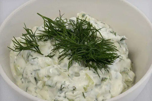 what to eat with tzatziki sauce