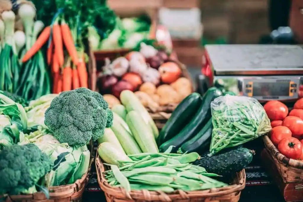 What to Eat with Antibiotics? A 5-Step Guide to Eating Right for Optimal Health 5 High fiber foods