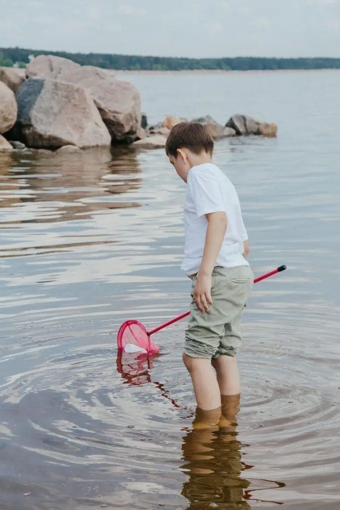 how does water pollution affect aquatic life