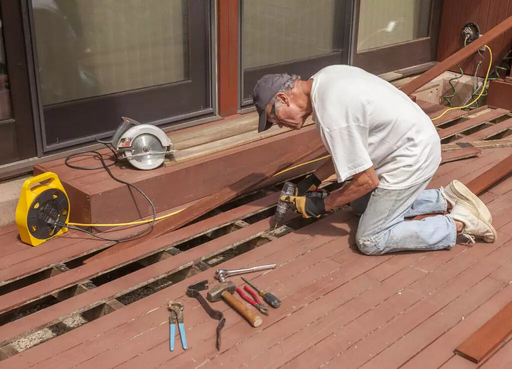 how to build a deck gate