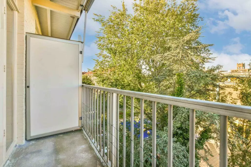 how to build a deck gate