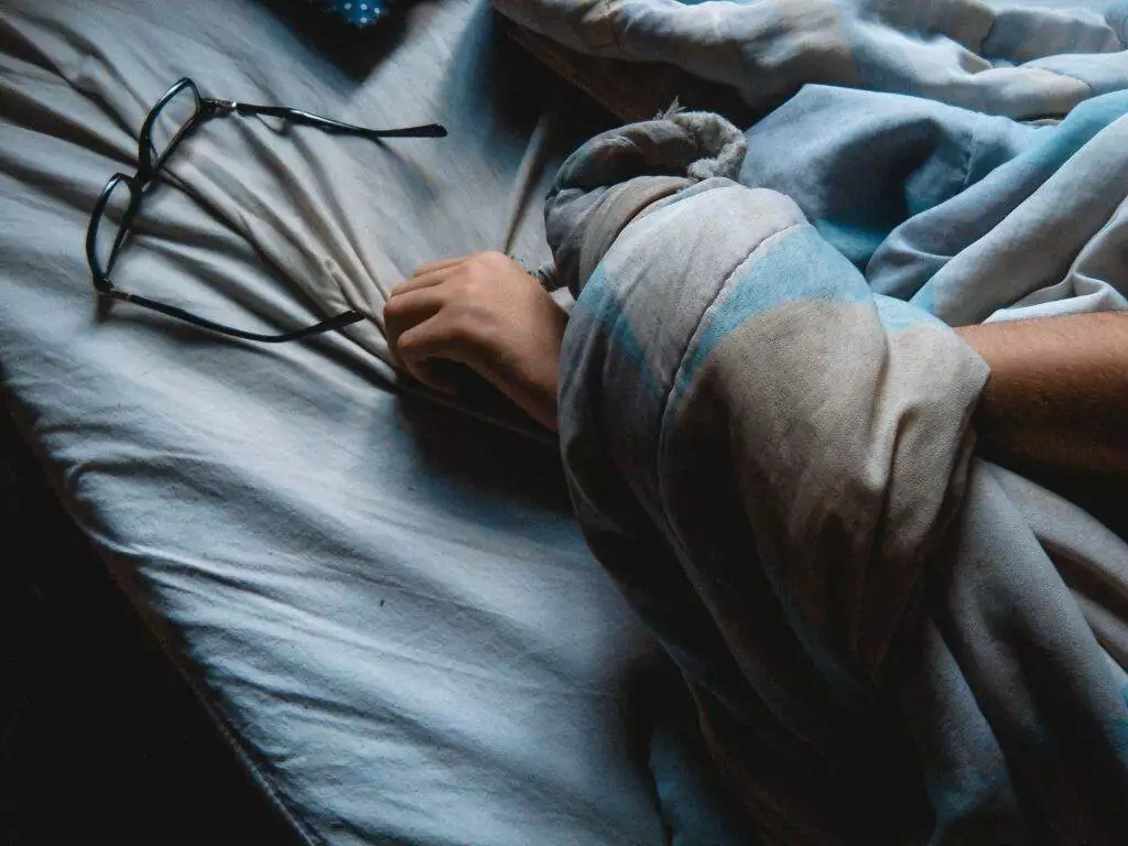 What to Eat to Stop Snoring: Your Way to a Peaceful Night's Sleep 5 What to Eat to Stop Snoring: Your Way to a Peaceful Night's Sleep 4