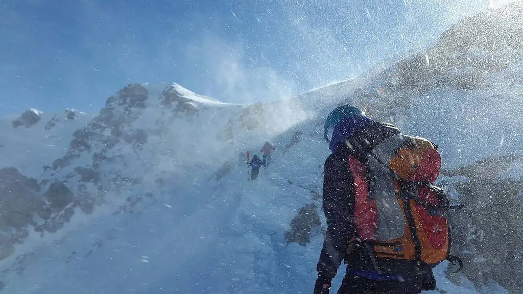Impacts of Wind Patterns on Climate: Understanding the Effects 3 mountaineer affected by wind flow