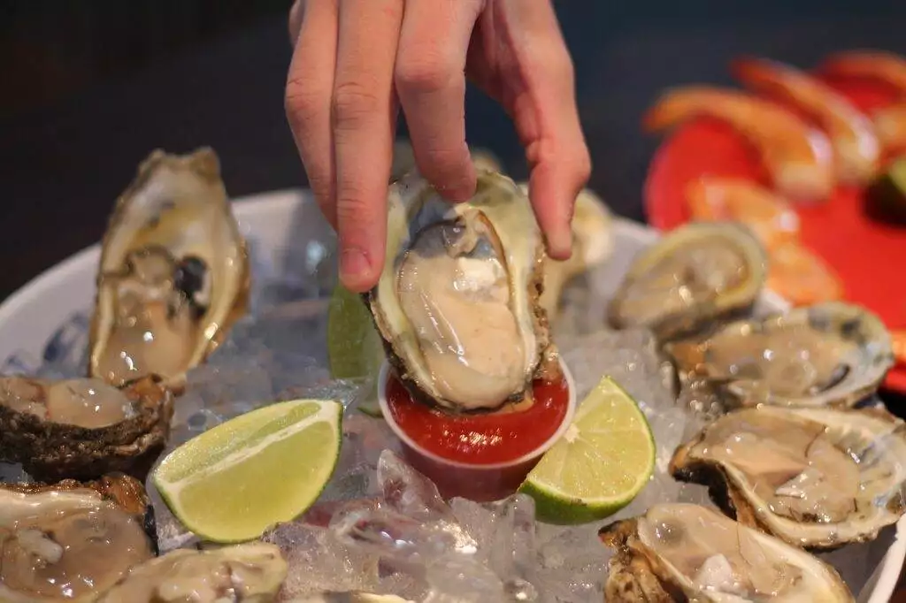 What Can You Eat With Oysters? Tasty Combinations to Savour 16 What to eat with Oysters
