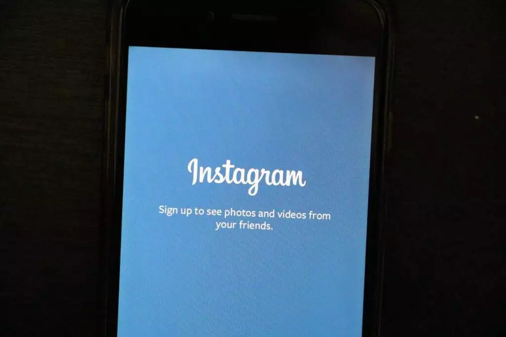 how to know if someone deactivated their instagram