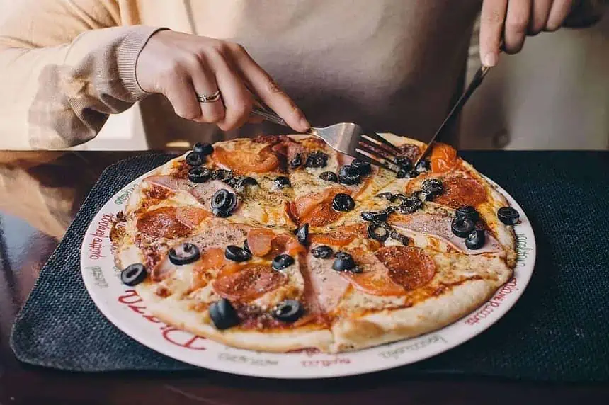 Relish Delectable Pizzas at Downtown Pizza Walk in Chicago! 1 Relish Delectable Pizzas at Downtown Pizza Walk in Chicago!