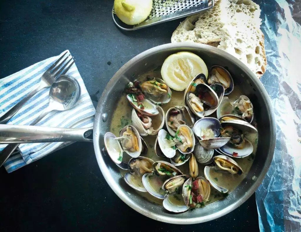 What Can You Eat With Oysters? Tasty Combinations to Savour 5 What to eat with Oysters