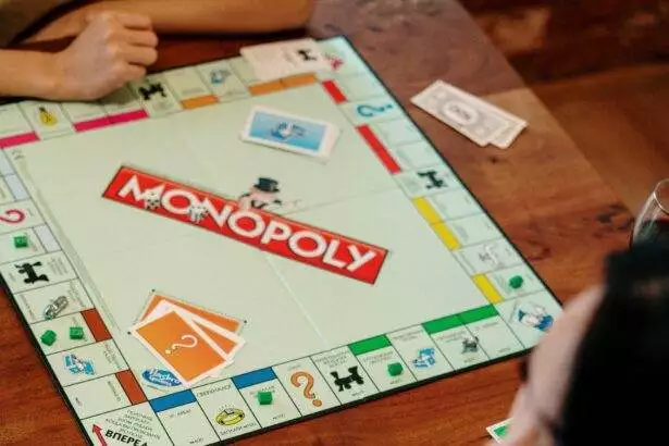 can you collect rent while in jail in monopoly