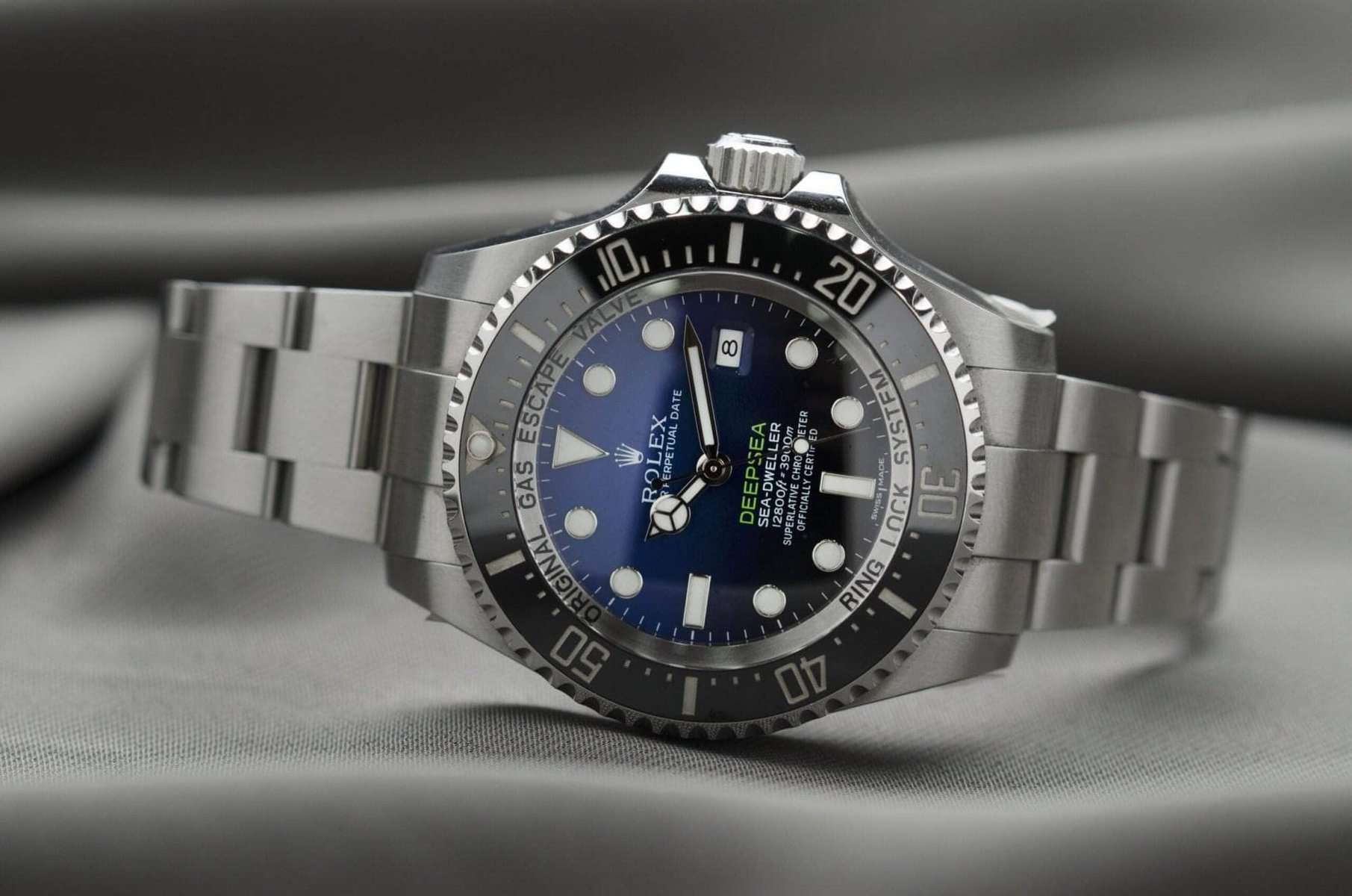 Analogue Chrome dial watch