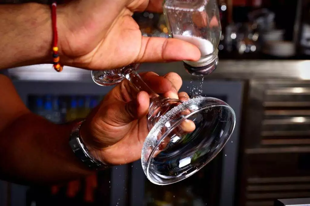 How To Salt a Margarita Glass? - Creative Ways To Explore 3 How to salt a margarita glass