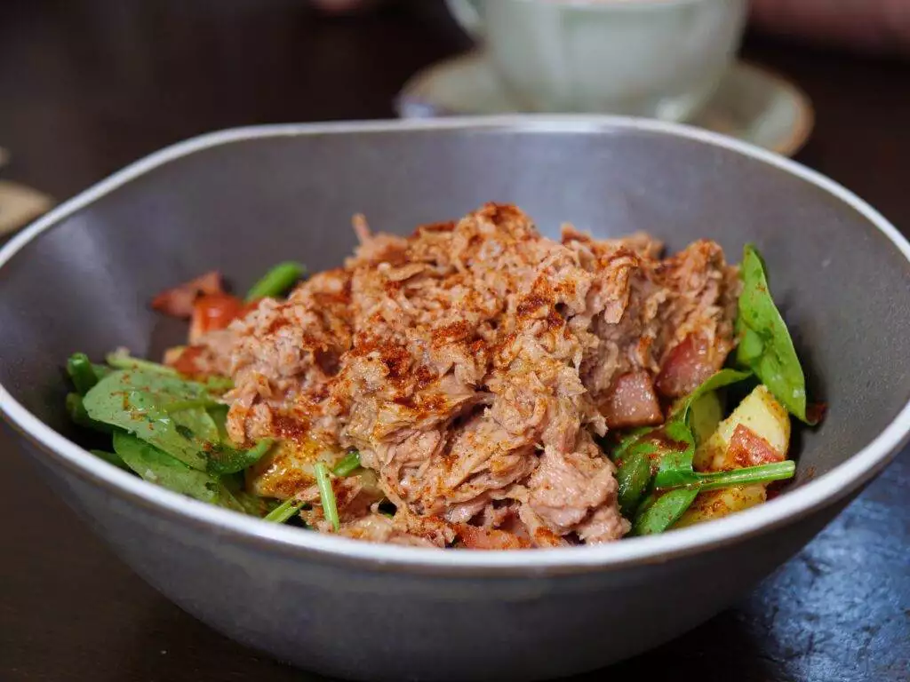 what to eat with tuna salad