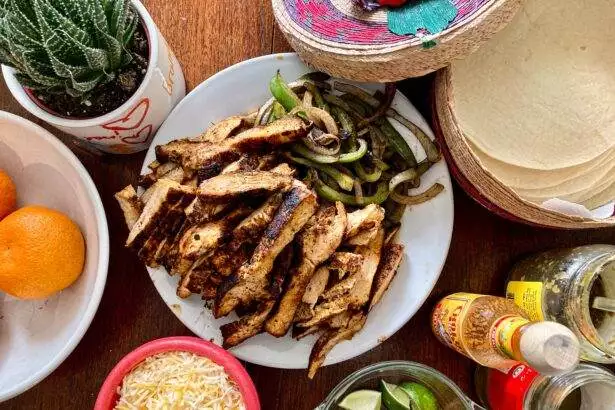 what to eat with fajitas