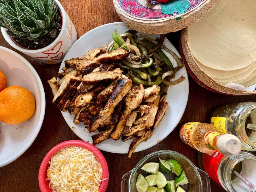 What To Eat With Fajitas: Mouthwatering Combos To Know 1 what to eat with fajitas