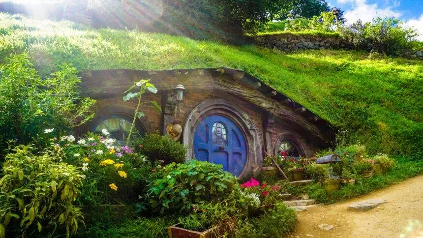 how to build a hobbit house